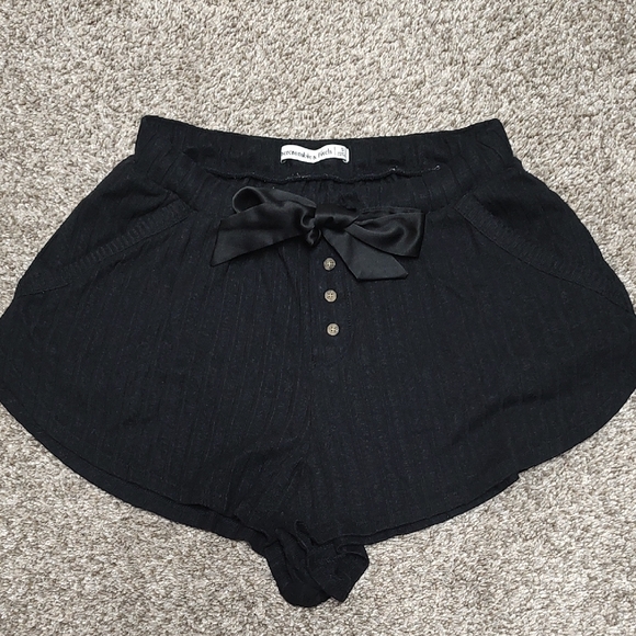 Abercrombie & Fitch Black High Waist Pajama Shorts And Top - Picture 2 of 6